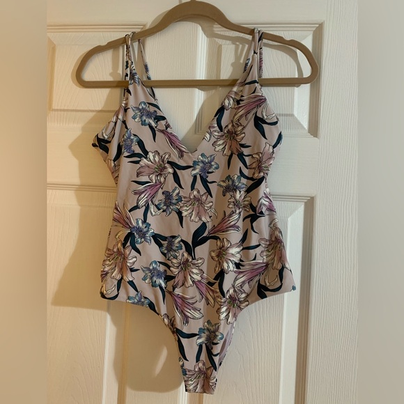 O’Neill Darlene Purple Floral One Piece Swimsuit - Size Medium - Picture 3 of 6